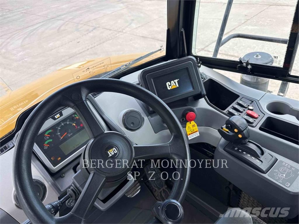 CAT 730 Dumper - Knickgelenk
