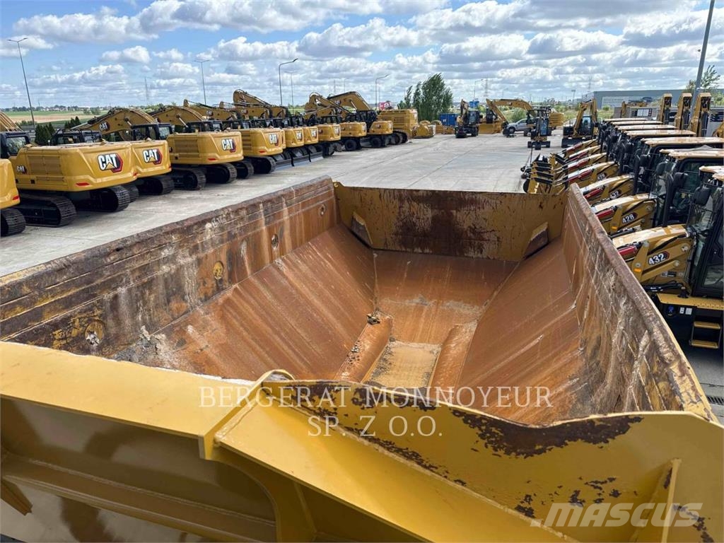 CAT 730 Dumper - Knickgelenk