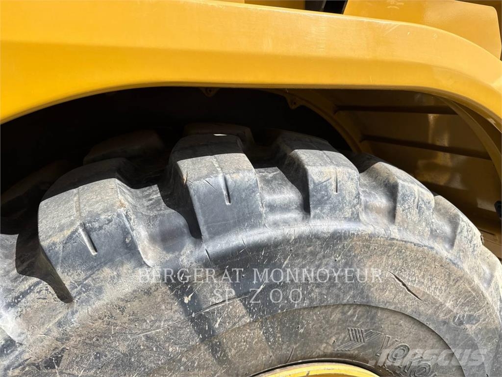 CAT 730 Dumper - Knickgelenk