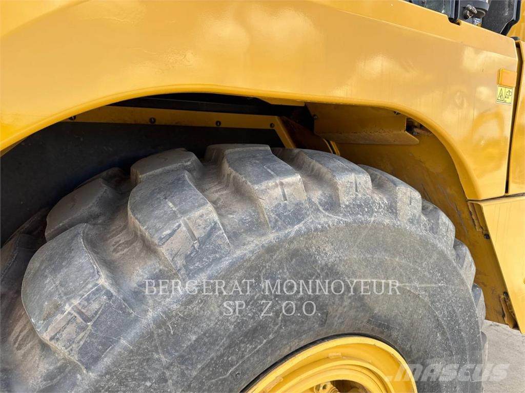 CAT 730 Dumper - Knickgelenk