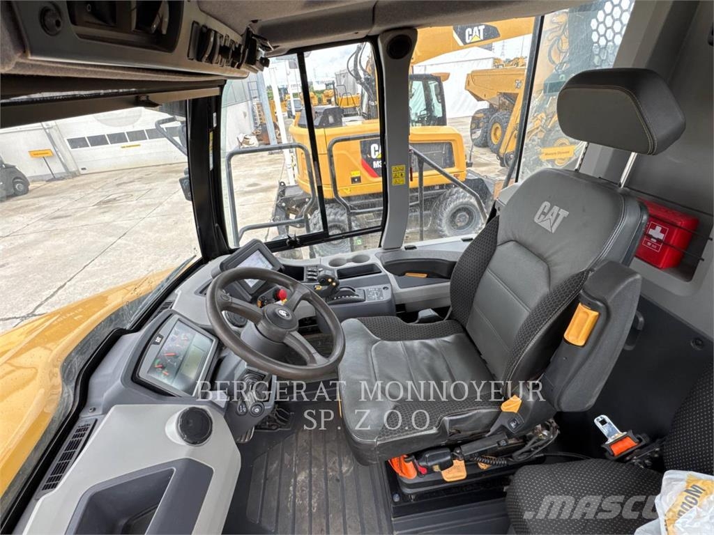 CAT 730 Dumper - Knickgelenk