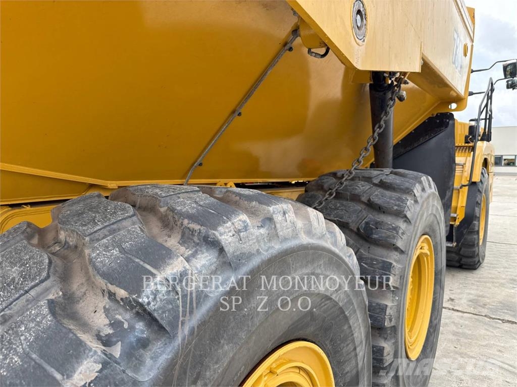 CAT 730 Dumper - Knickgelenk