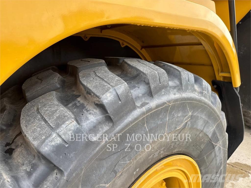 CAT 730 Dumper - Knickgelenk