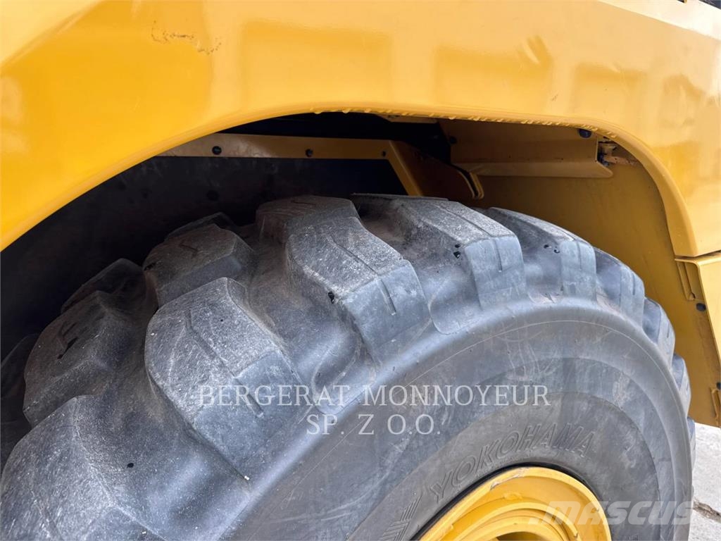 CAT 730 Dumper - Knickgelenk