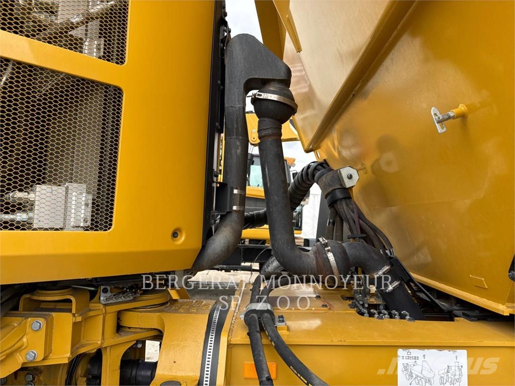 CAT 730 Dumper - Knickgelenk
