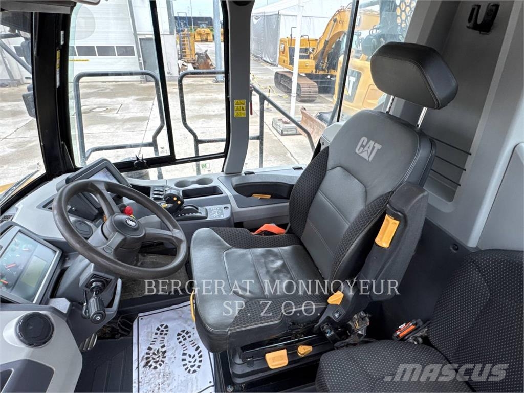 CAT 730 Dumper - Knickgelenk