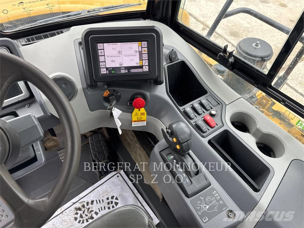CAT 730 Dumper - Knickgelenk