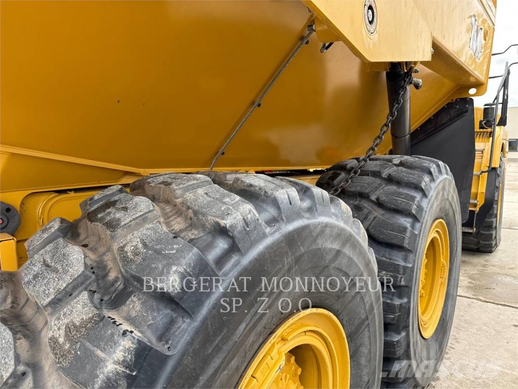 CAT 730 Dumper - Knickgelenk