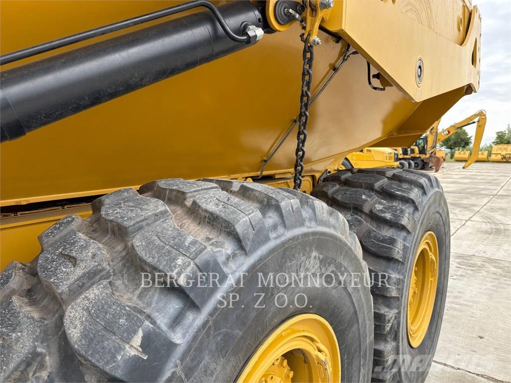 CAT 730 Dumper - Knickgelenk