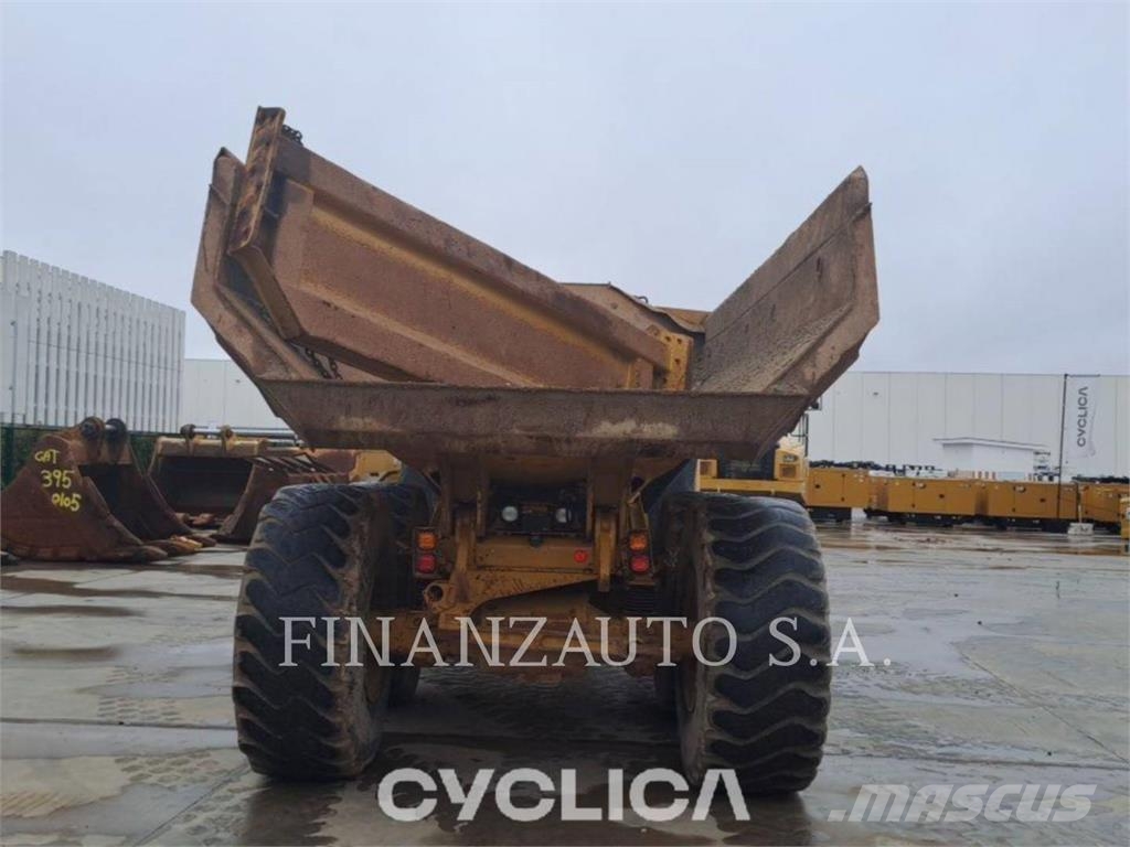 CAT 730 Dumper - Knickgelenk
