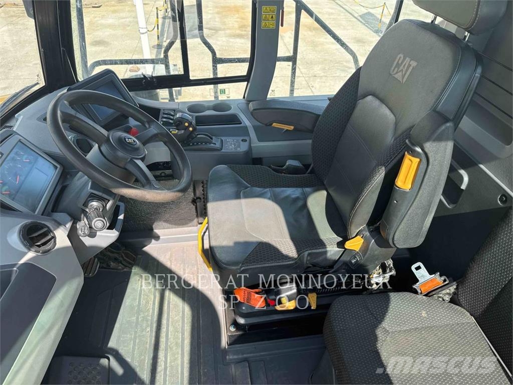 CAT 730 Dumper - Knickgelenk
