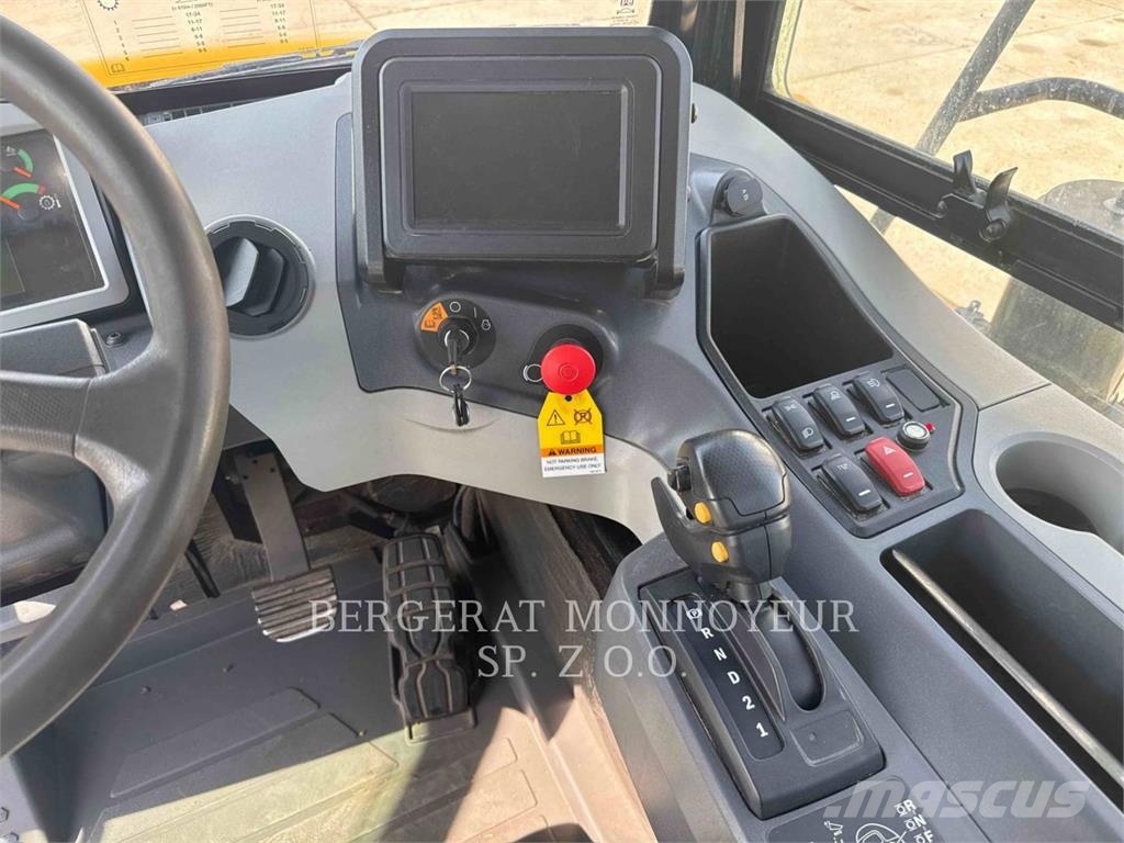 CAT 730 Dumper - Knickgelenk