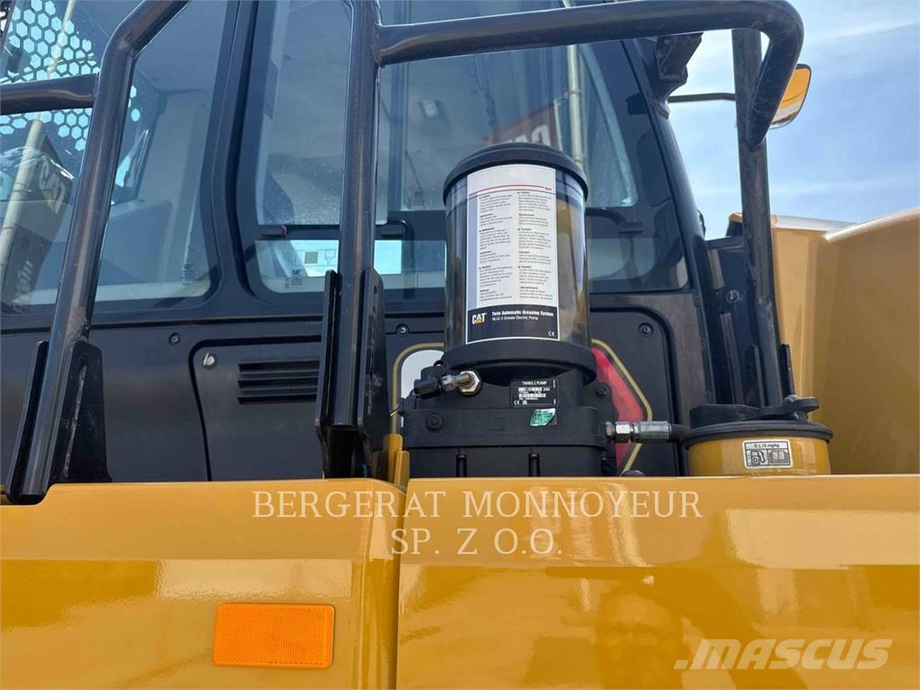 CAT 730 Dumper - Knickgelenk