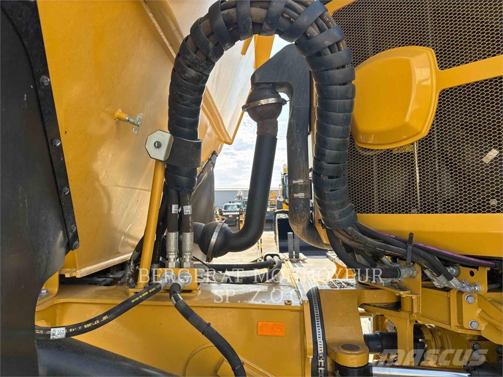CAT 730 Dumper - Knickgelenk