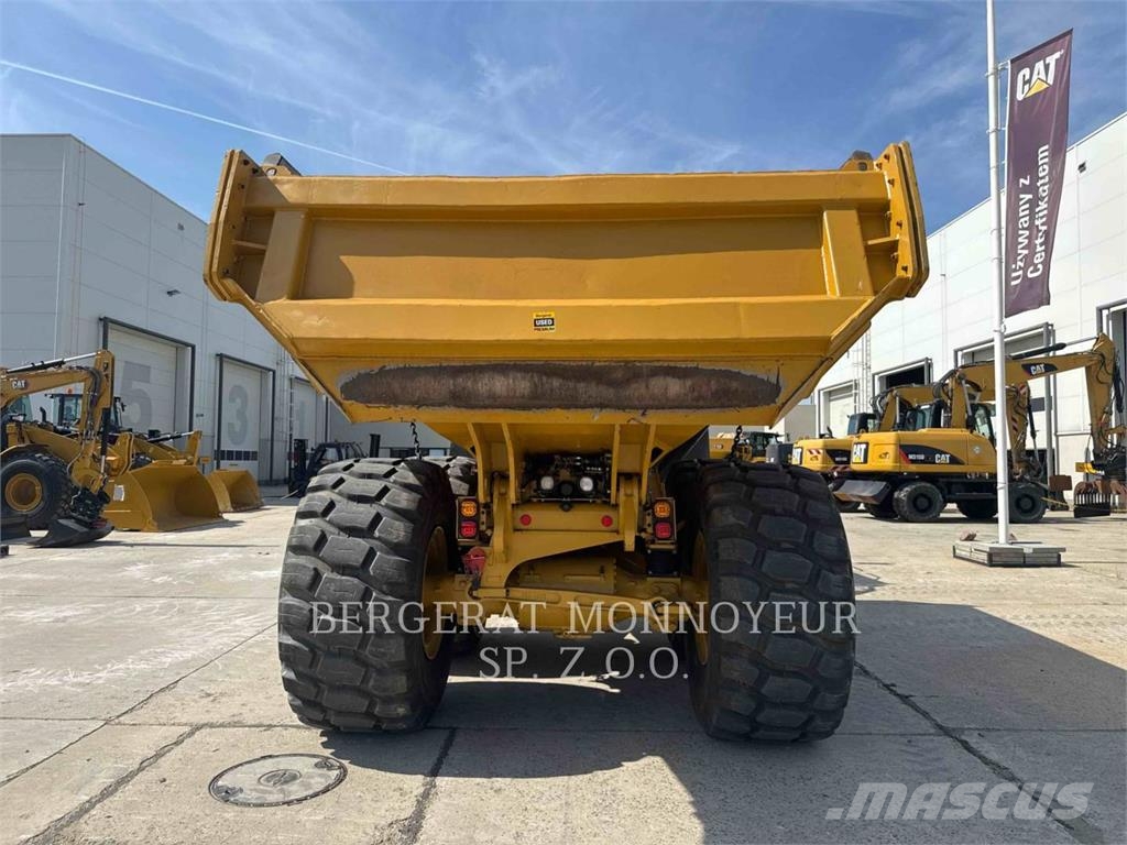 CAT 730 Dumper - Knickgelenk