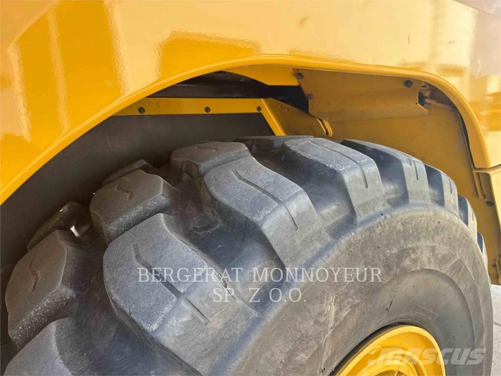 CAT 730 Dumper - Knickgelenk