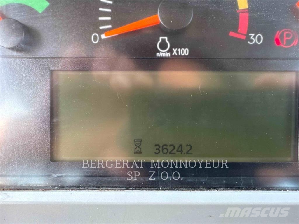 CAT 730 Dumper - Knickgelenk