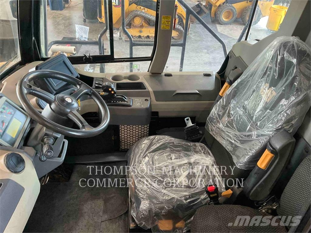 CAT 730 ساحبات مفصلية