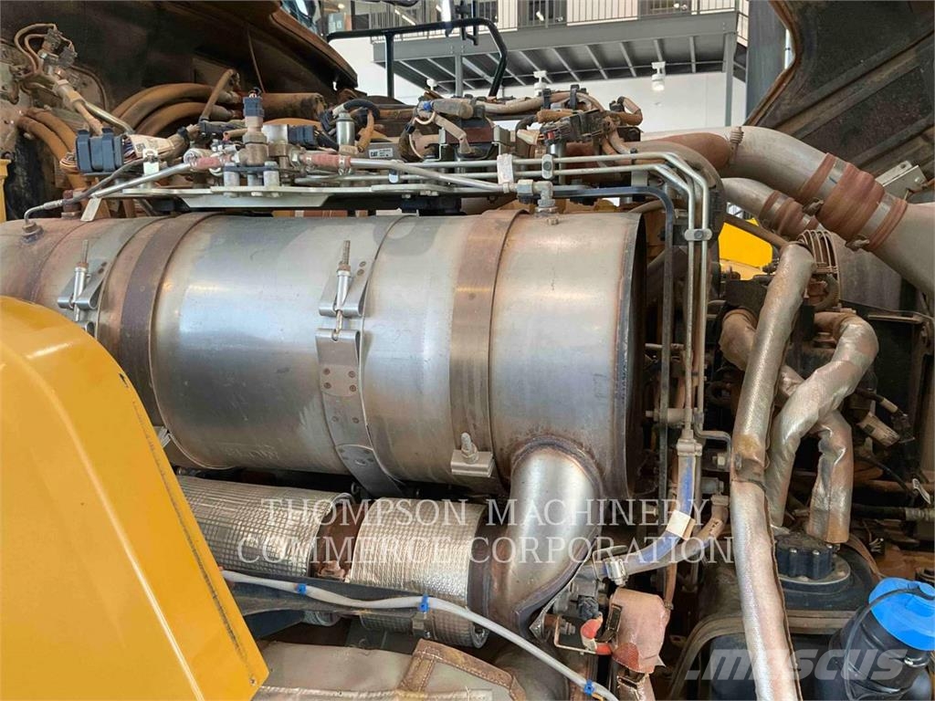 CAT 730 ساحبات مفصلية
