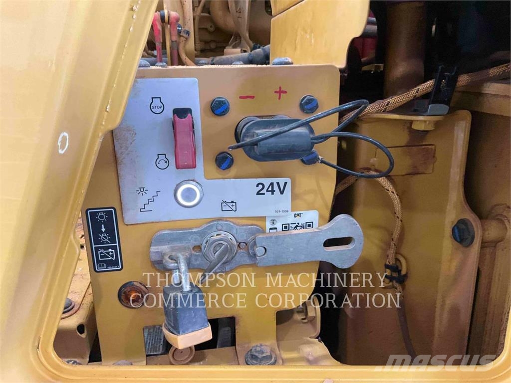 CAT 730 ساحبات مفصلية