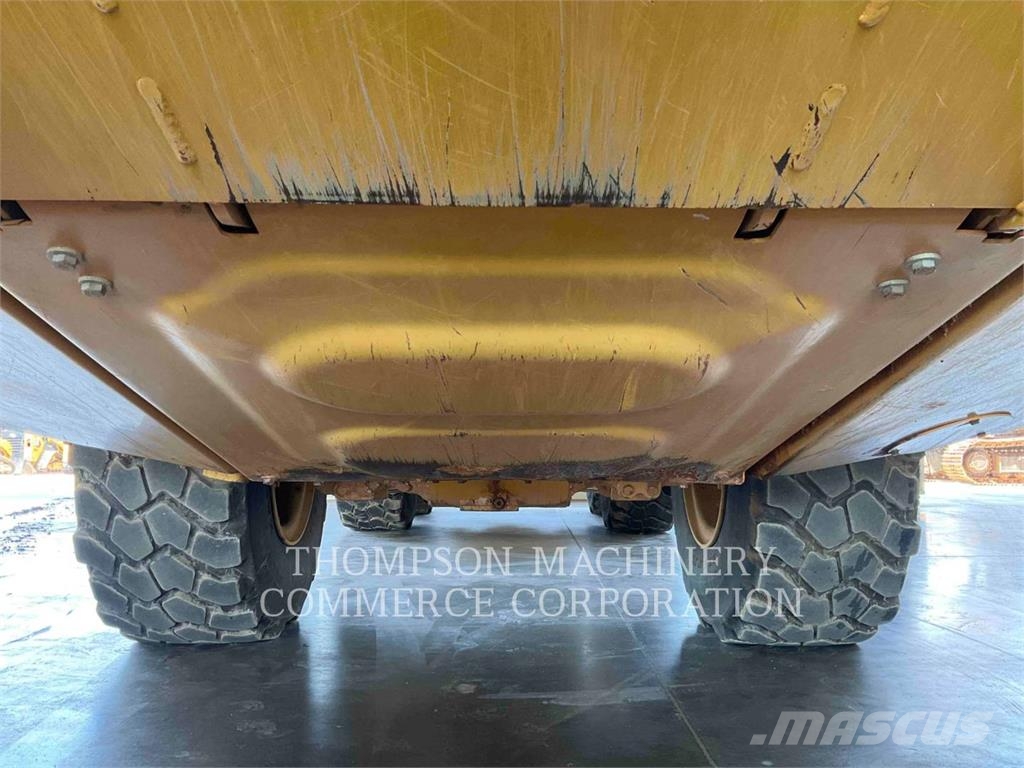 CAT 730 ساحبات مفصلية