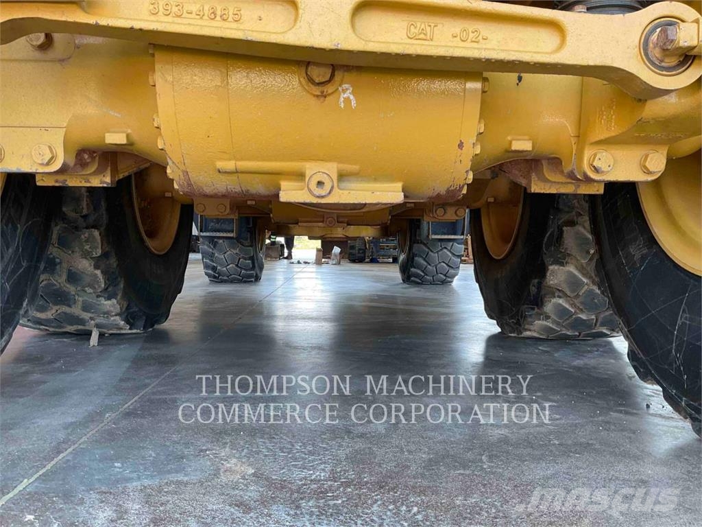 CAT 730 ساحبات مفصلية