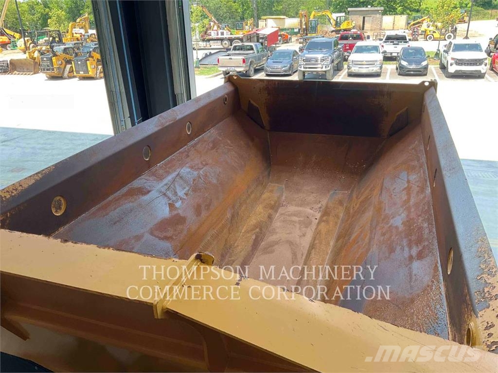 CAT 730 ساحبات مفصلية