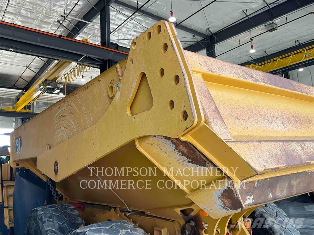 CAT 730 ساحبات مفصلية