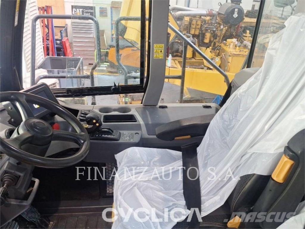 CAT 730 ساحبات مفصلية