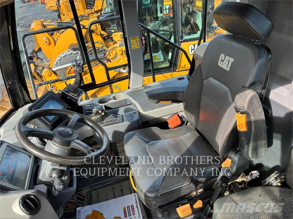CAT 730 Liigendraamiga pinnaseveokid