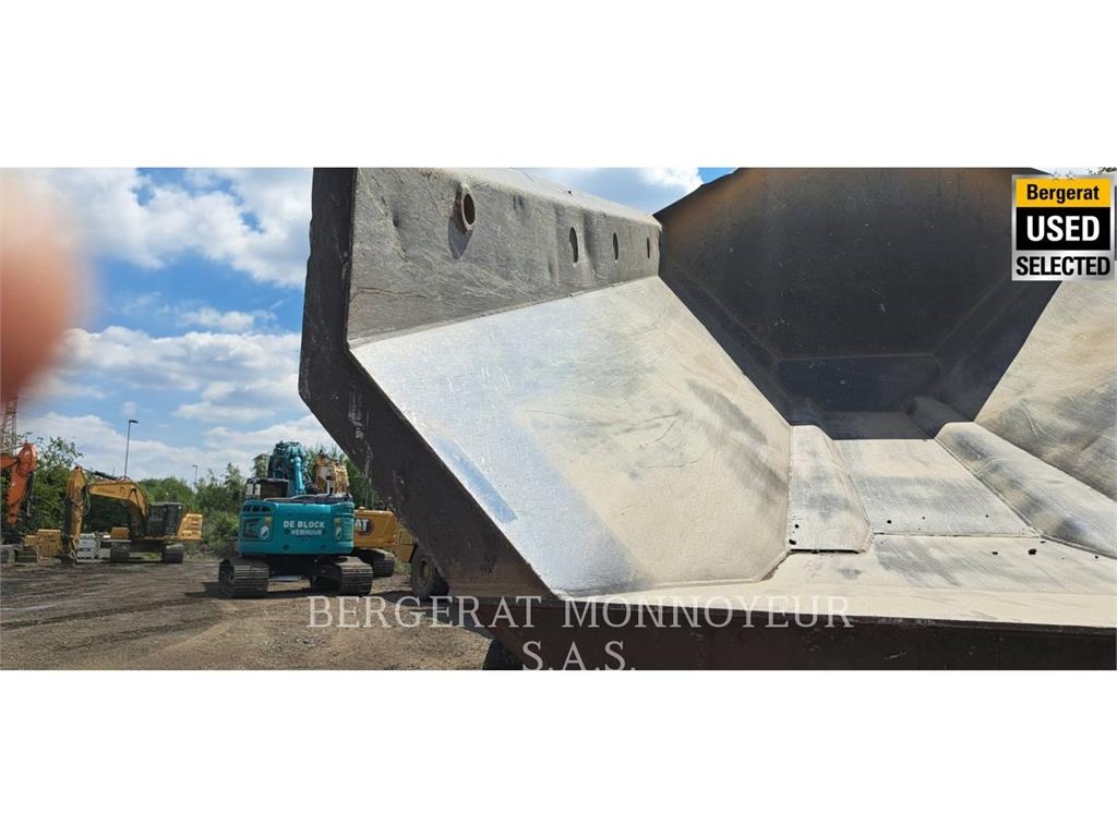 CAT 730 Knik dumptrucks