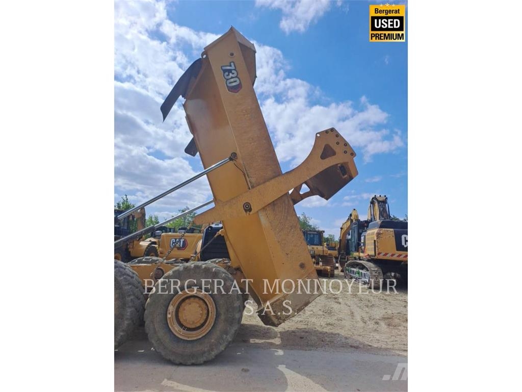 CAT 730 Dumper - Knickgelenk