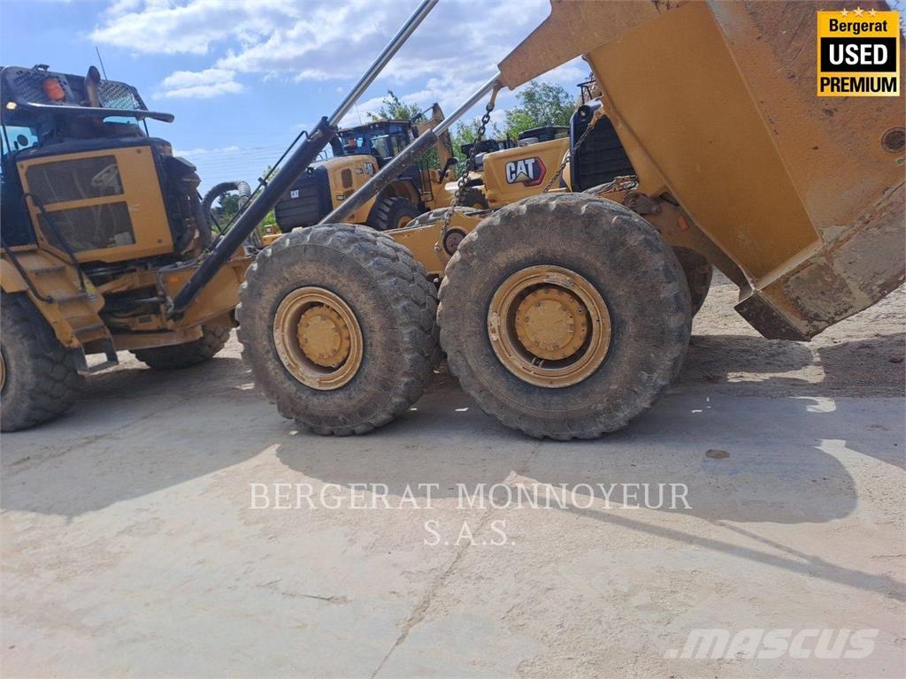 CAT 730 Dumper - Knickgelenk