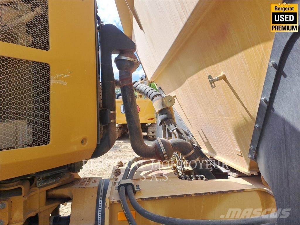 CAT 730 Dumper - Knickgelenk