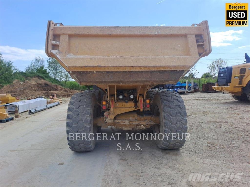 CAT 730 Dumper - Knickgelenk