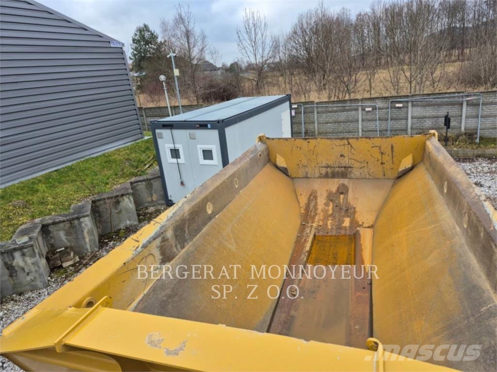 CAT 730-04 Dumper - Knickgelenk