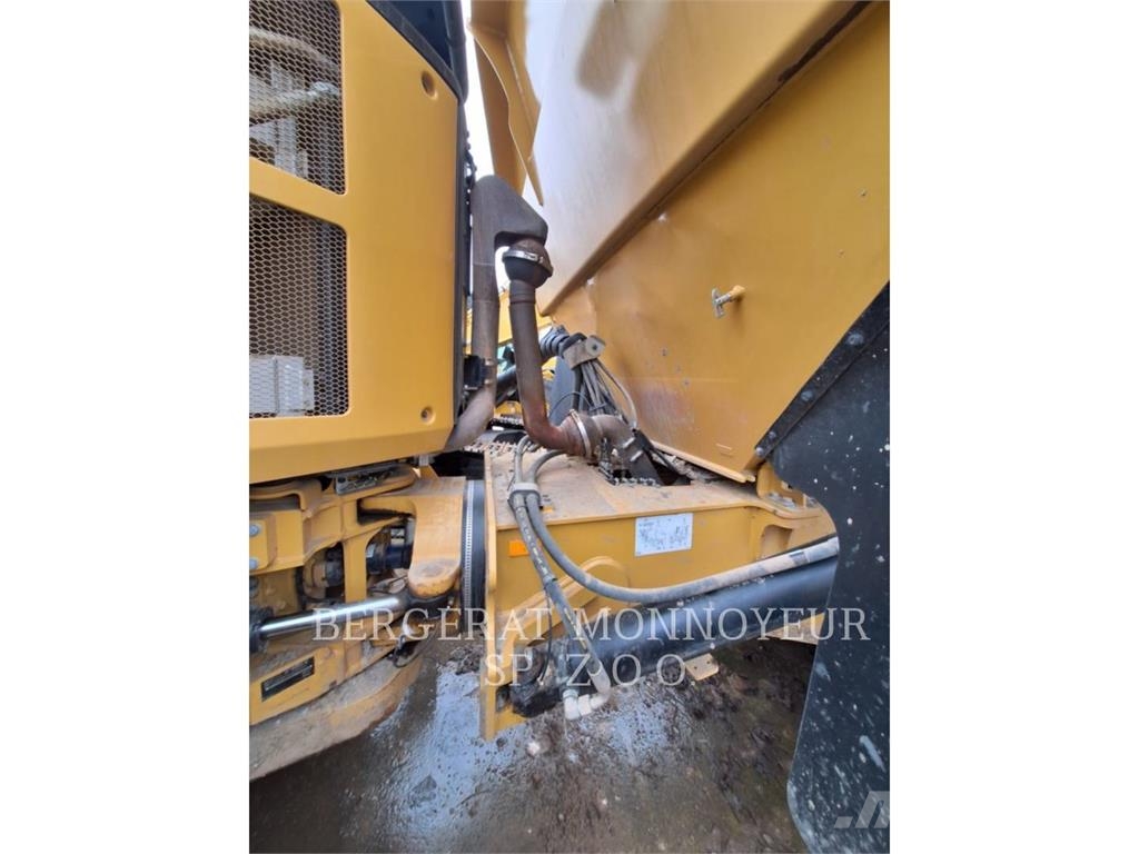 CAT 730-04 Dumper - Knickgelenk