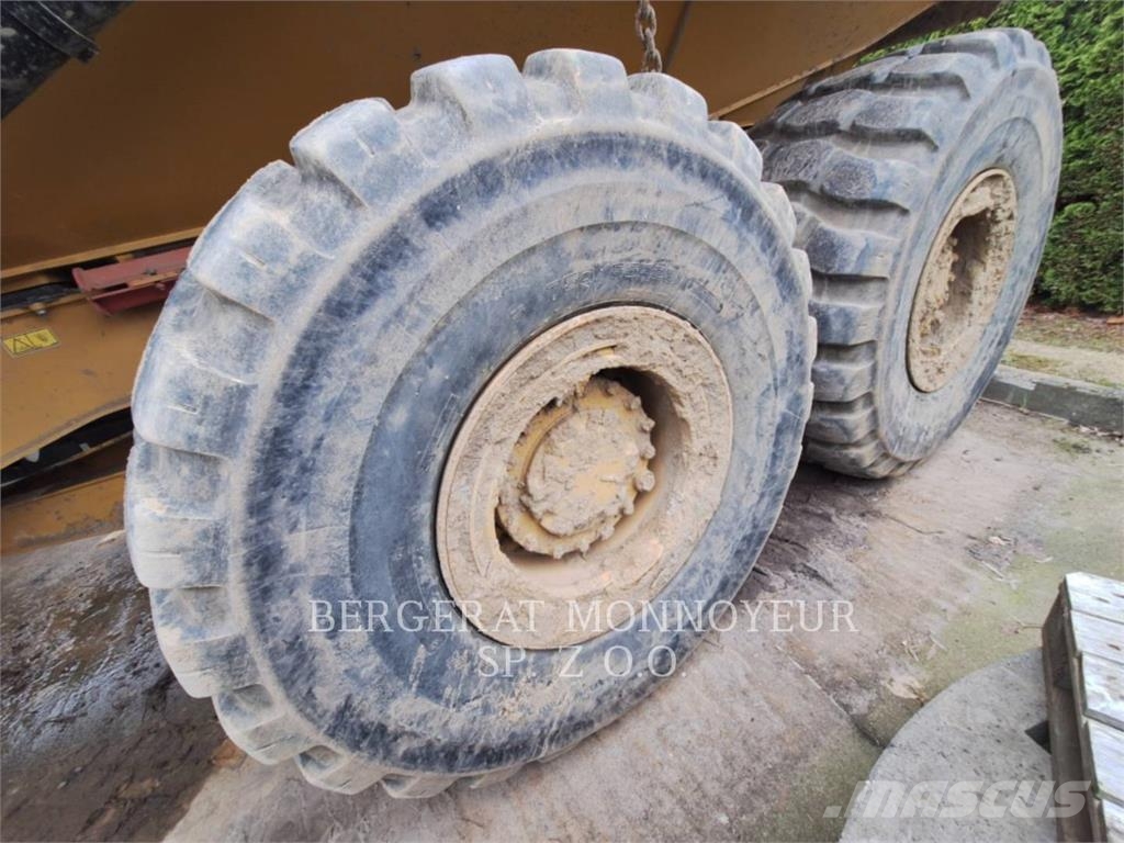 CAT 730-04 Dumper - Knickgelenk