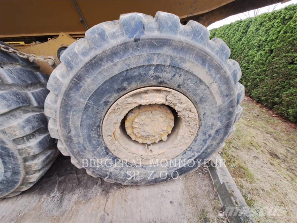 CAT 730-04 Dumper - Knickgelenk