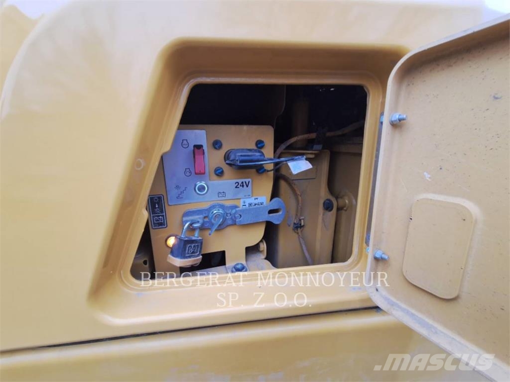CAT 730-04 Dumper - Knickgelenk
