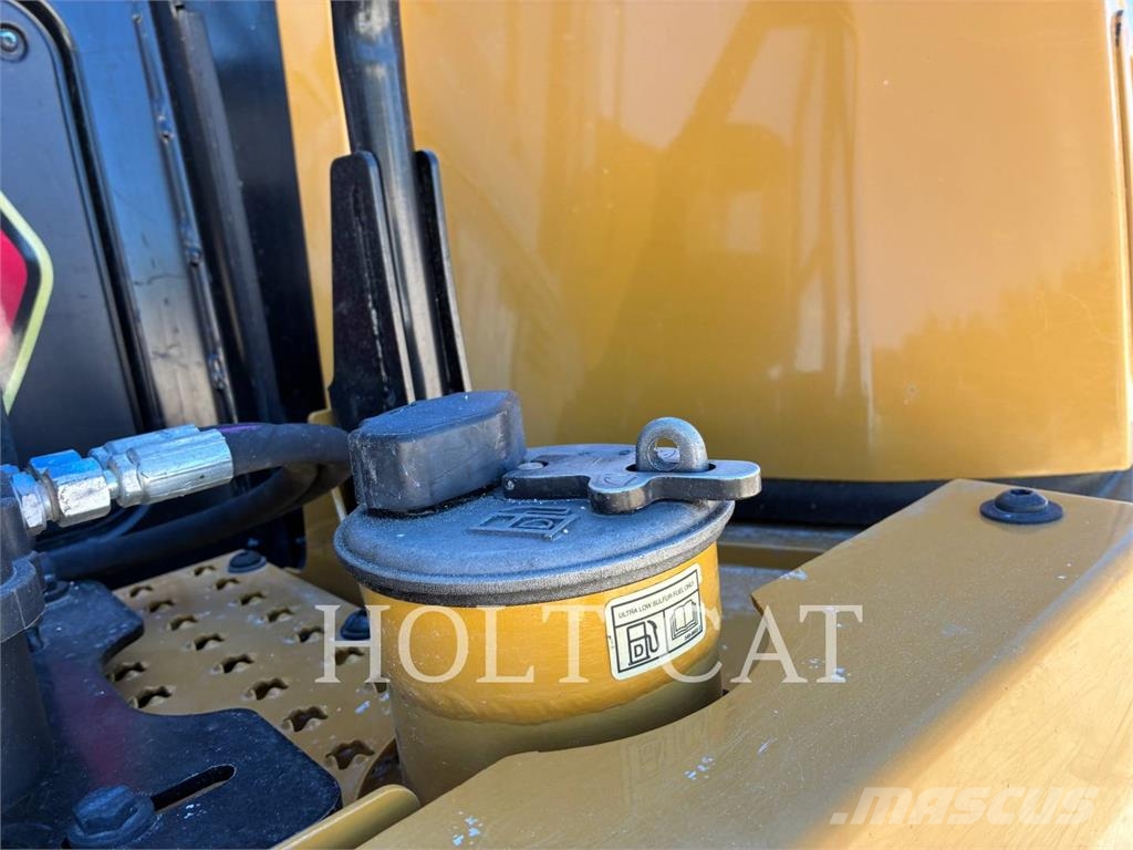 CAT 730-04 Dumpers articolati