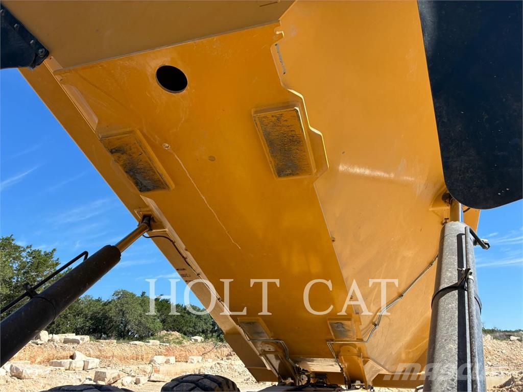 CAT 730-04 Dumpers articolati