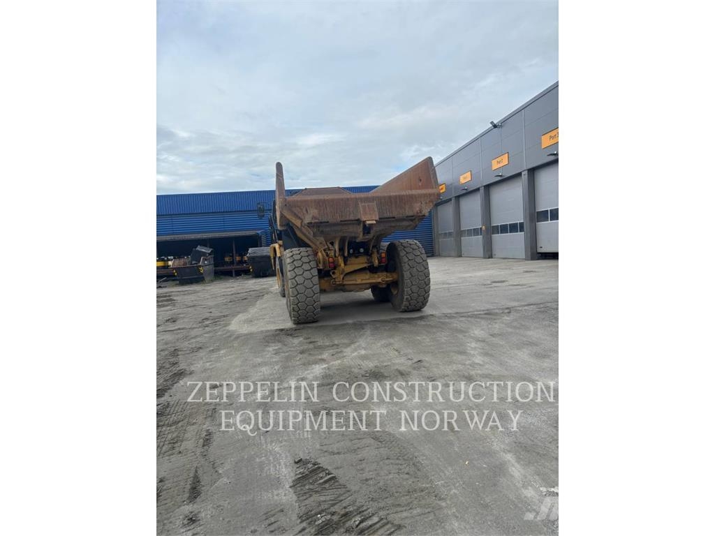 CAT 730-04 鉸接式起吊車