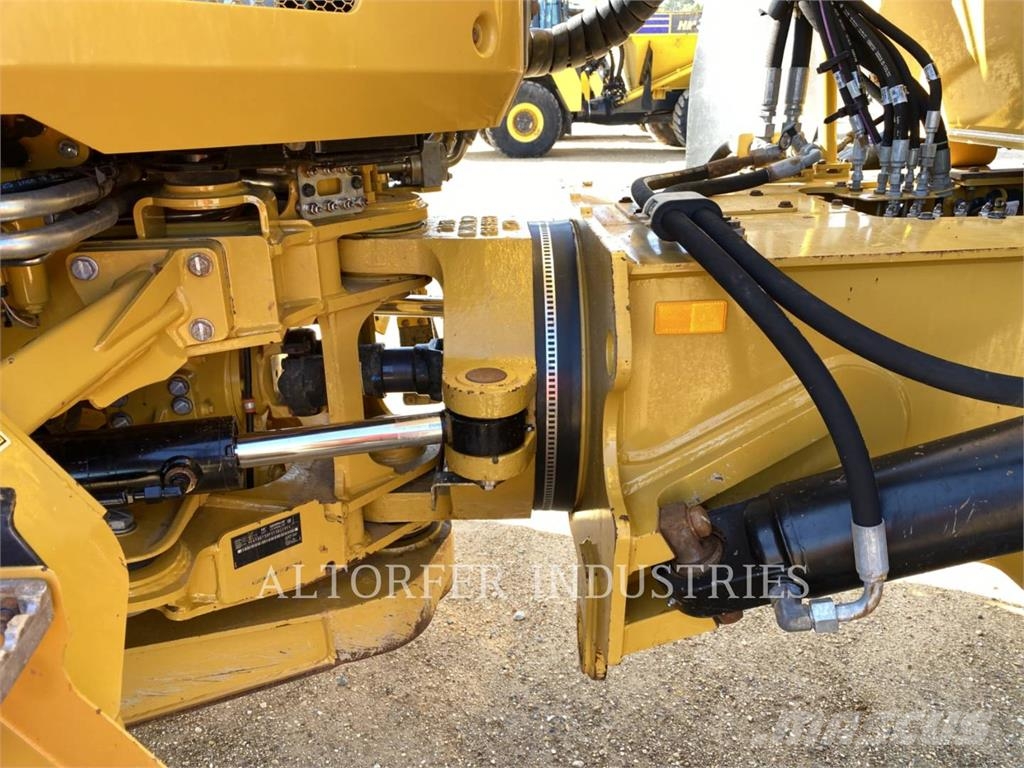 CAT 730-04 Liigendraamiga pinnaseveokid