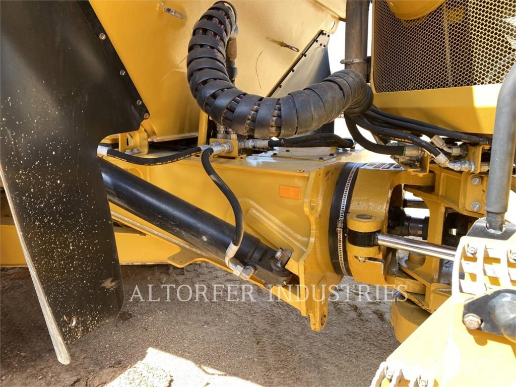 CAT 730-04 Artikulētie pašizgāzēji