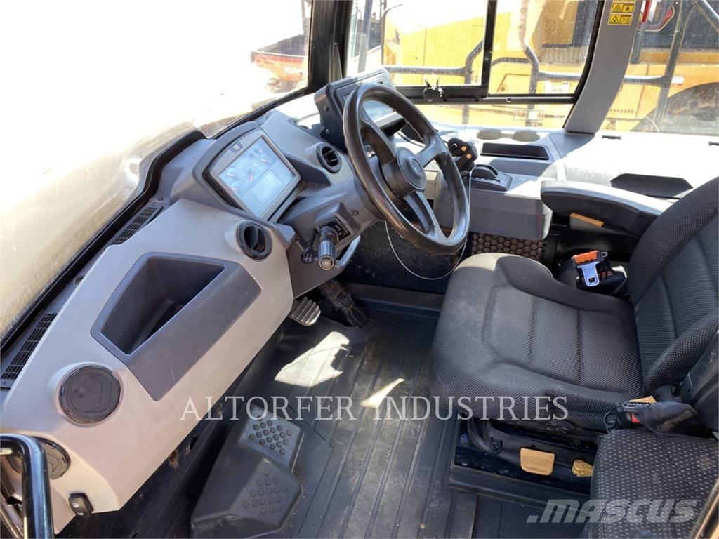 CAT 730-04 Artikulētie pašizgāzēji