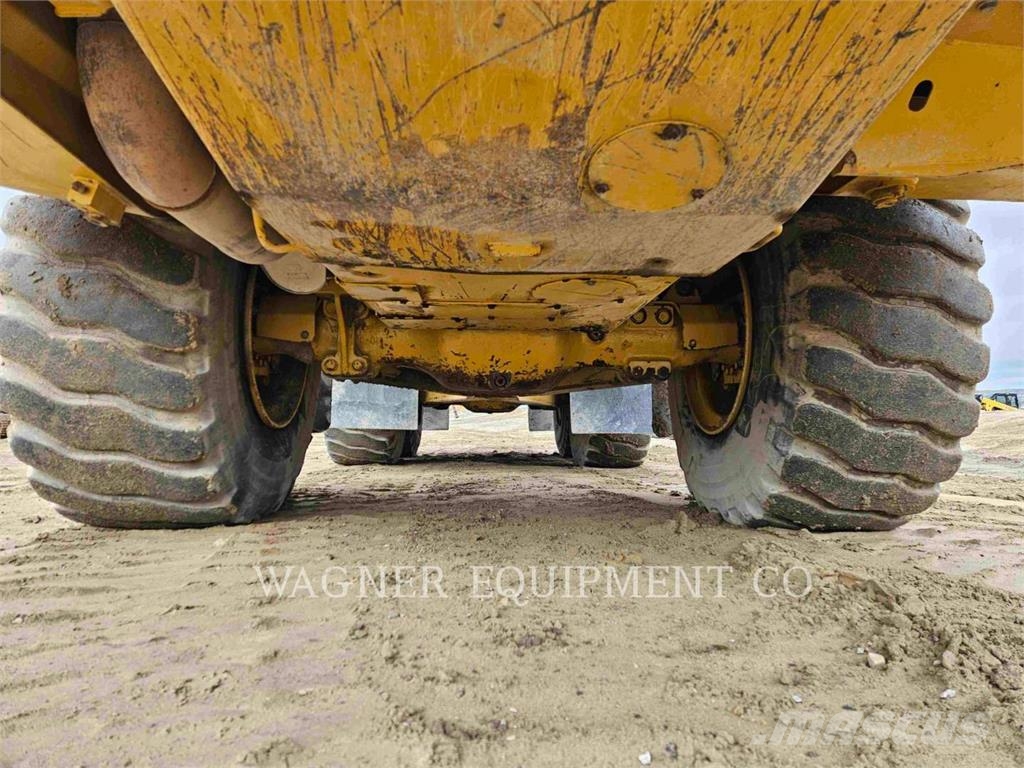 CAT 730 6K WT Water bowser