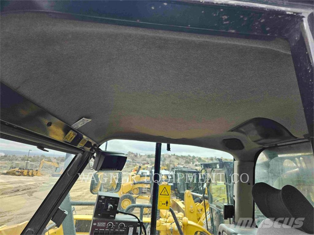 CAT 730 6K WT Water bowser