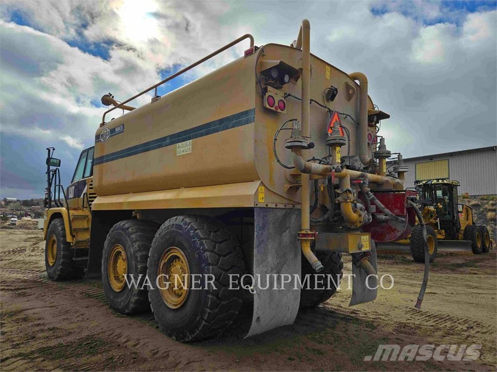 CAT 730 6K WT Water bowser