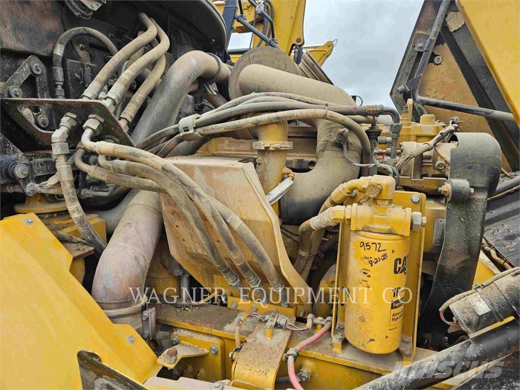 CAT 730 6K WT Water bowser